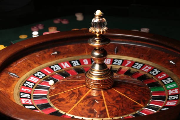 hangat138 mobile app interface showing football markets and live-dealer options